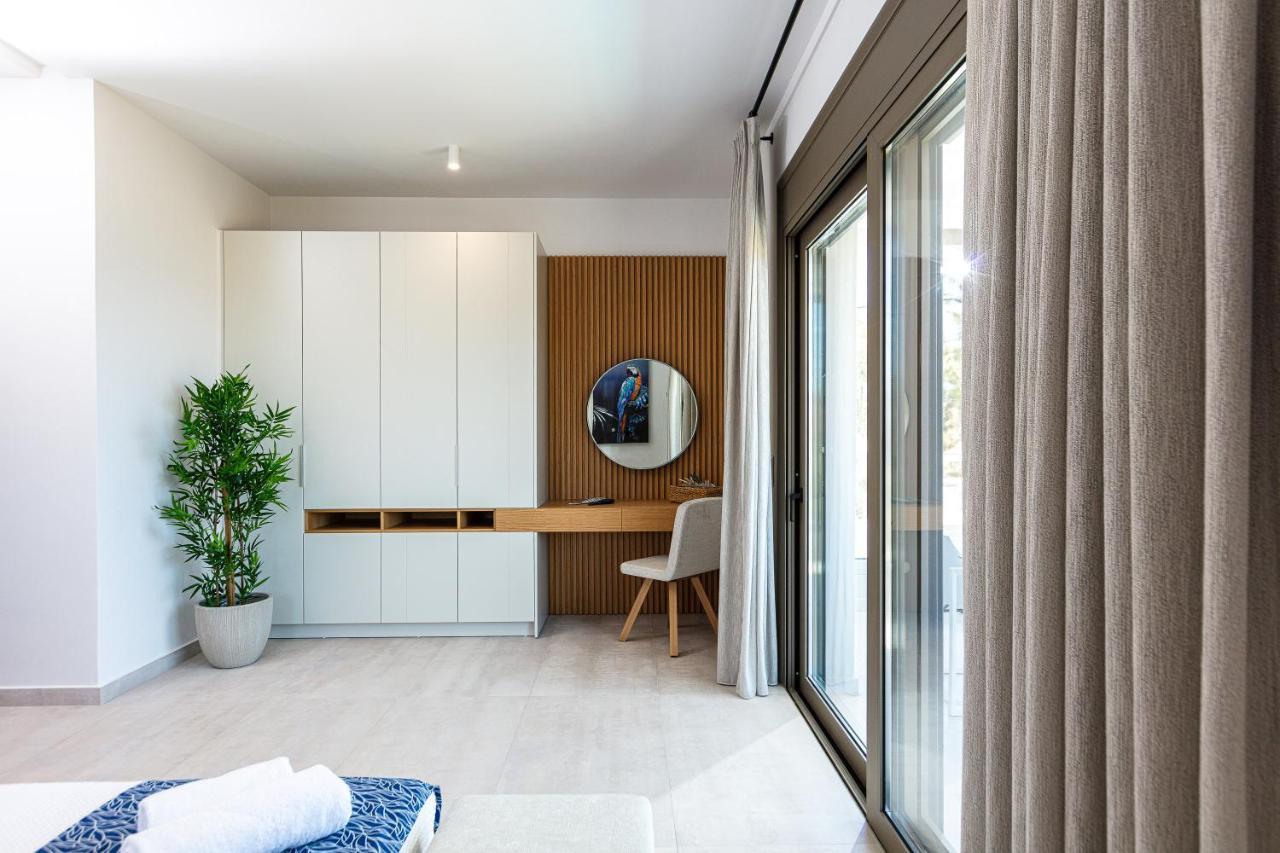 Lagoon Seaside Villa, Sumptuous Retreat,By Thinkvilla Pánormos Eksteriør billede
