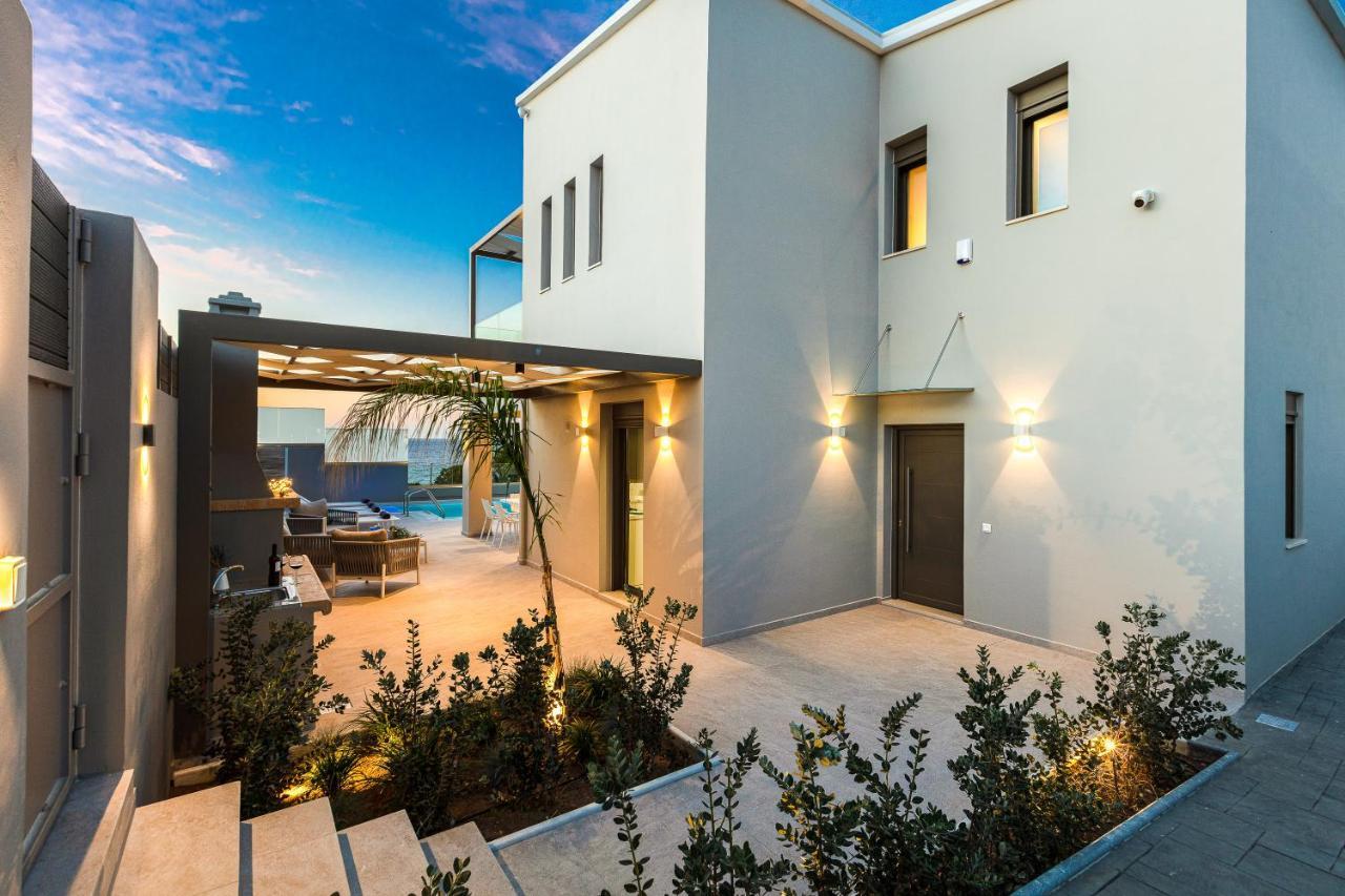 Lagoon Seaside Villa, Sumptuous Retreat,By Thinkvilla Pánormos Eksteriør billede